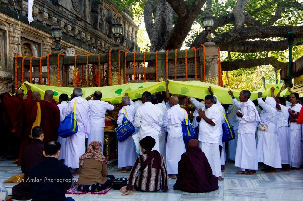 e5a8d-img_5474-devotees2bat2bancient2brailing