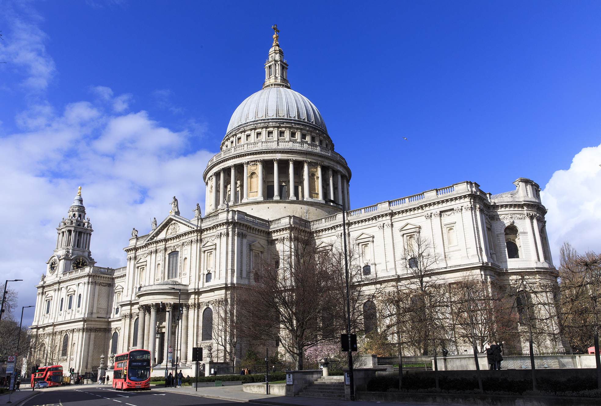 Walking with history in “The City of London” – The Tramp