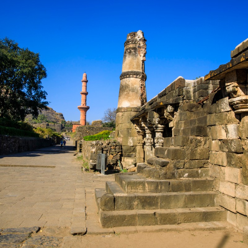 Exploring Aurangabad – Part 2: A day in  Daulatabad & Khuldabad