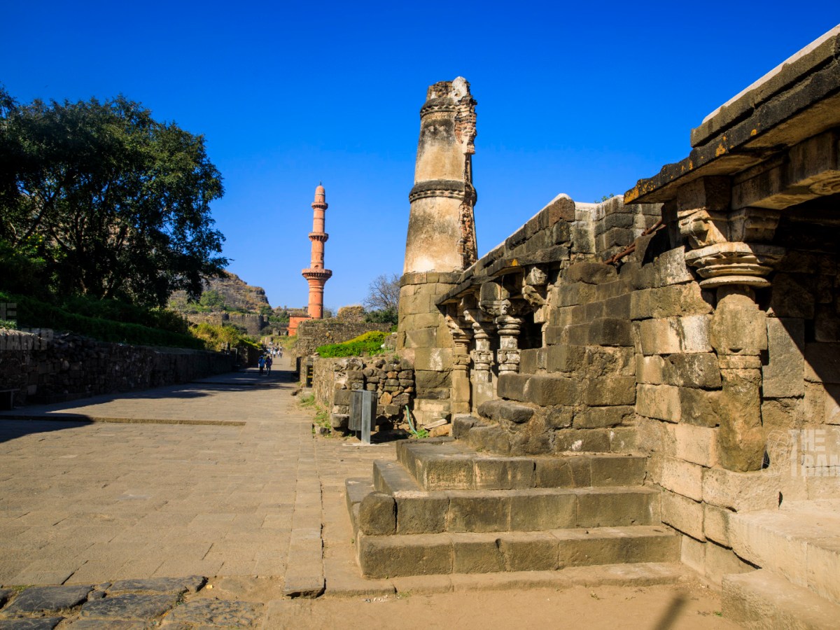Exploring Aurangabad – Part 2: A day in  Daulatabad & Khuldabad